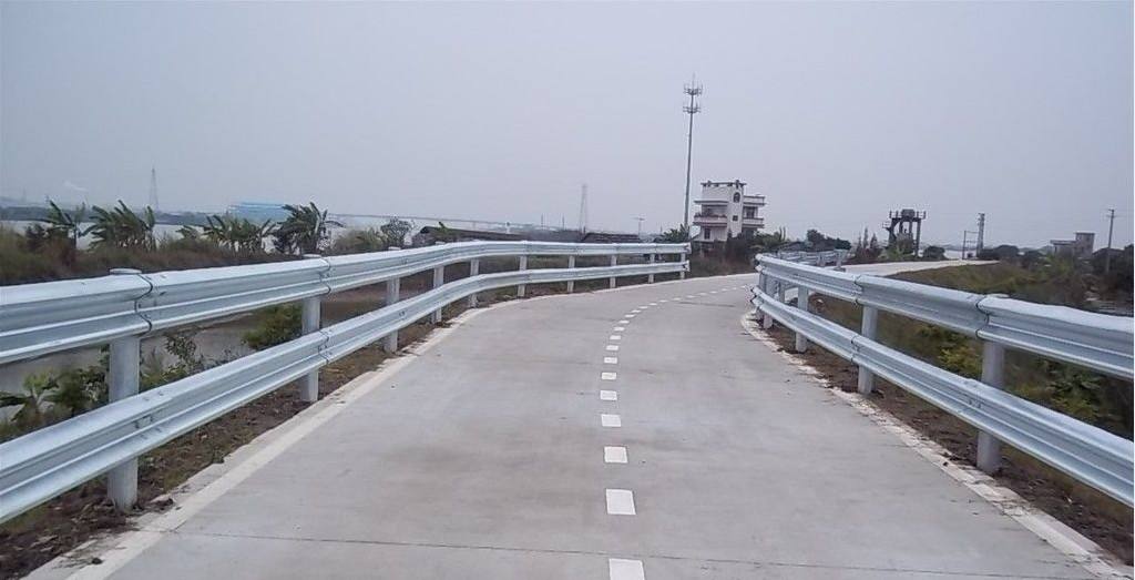 道路波形护栏